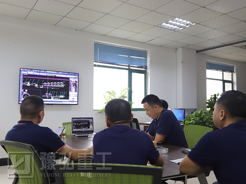 豫弘重工和越南客户进行线上视频会议